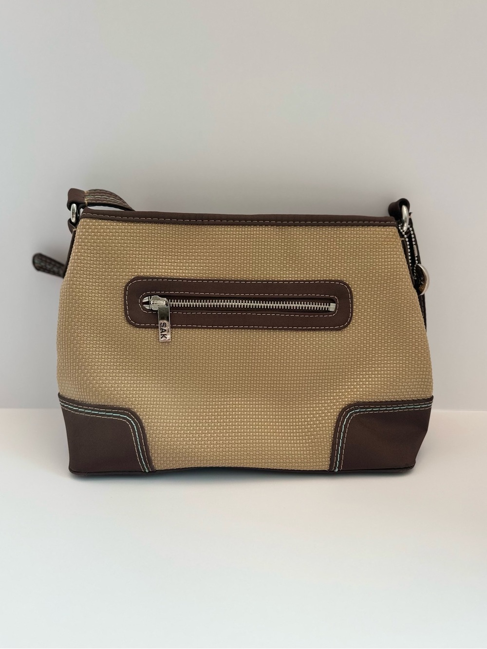 The Sak Woven Straw Shoulder Bag Tan Brown Y2K Contrast Stitch